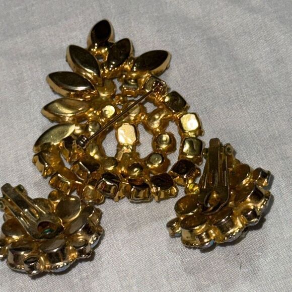 Vintage Estate Unsigned Brooch And Earrings Set Aurora Borealis And Rhinestones - Picture 11 of 13